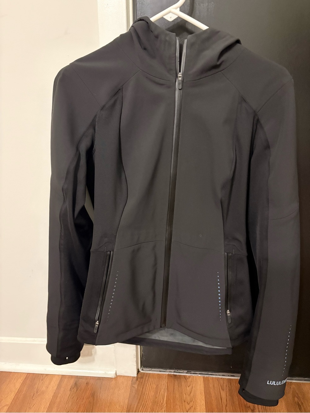 Lululemon Cross Chill Jacket Size Medium Black